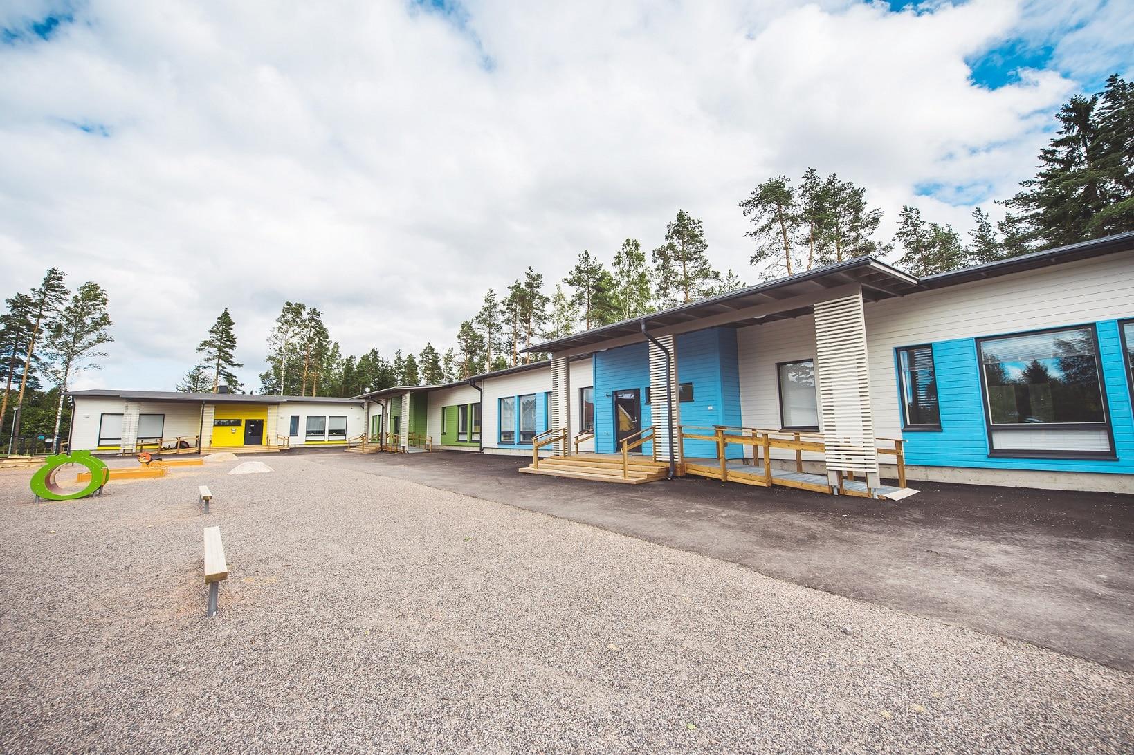 Päiväkoti Vuohirinne piha-alue Vantaa